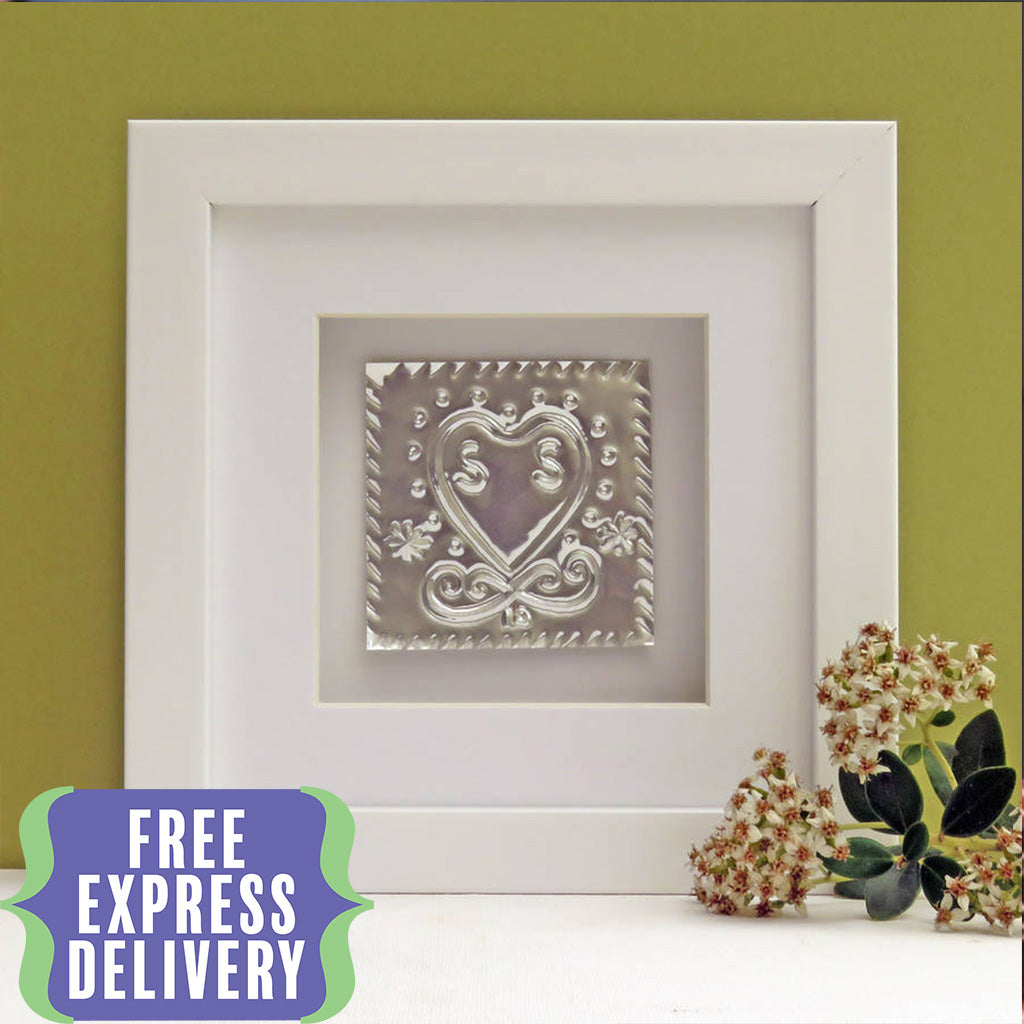 Personalised 10th anniversary gift free delivery
